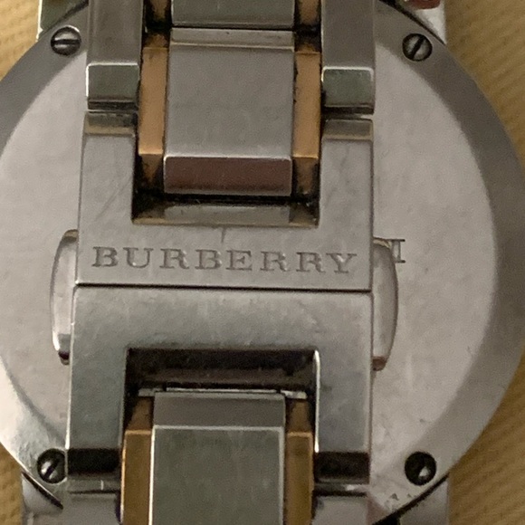 Burberry The City Watch - Picture 3 of 4